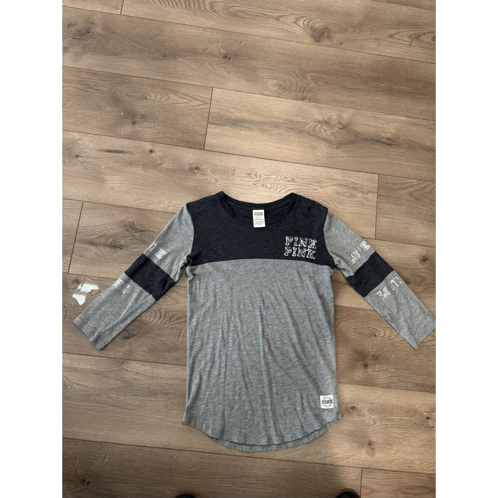 Victorias Secret PINK 3/4 Sleeve Shirt in Gray W/ Sequins Size Extra Small/XS